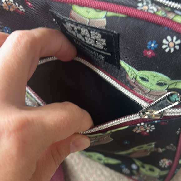 🆕Loungefly Star Wars Baby Yoda Floral Crossbody Bag - Picture 7 of 9